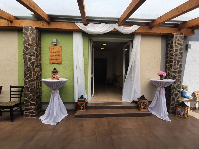 Reštaurácia s terasou