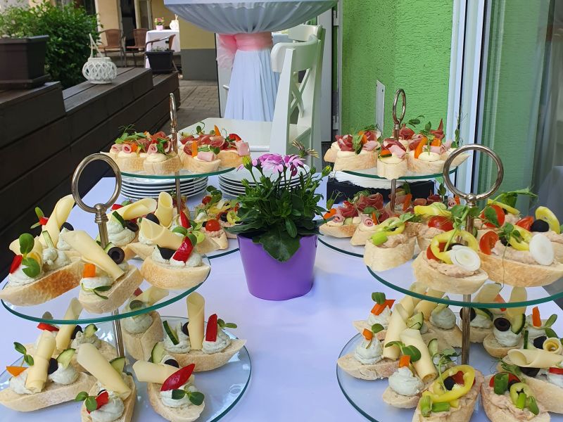 Veľká sála pod gaštanom